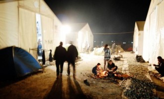 Στήνουν προβοκάτσια στην Ειδομένη – Με προκηρύξεις ξεσηκώνουν τους πρόσφυγες