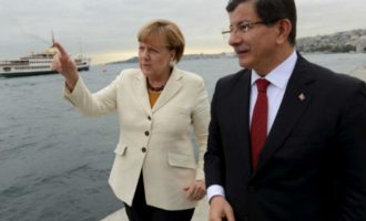 Η Μέρκελ αμφισβητεί την ηγεμονία των ΗΠΑ και στηρίζει τους Τούρκους