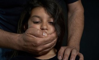 Πετράλωνα: 10 άτομα σε δίκη για τα όργια παιδεραστών και τους βιασμούς των δύο αδελφιών