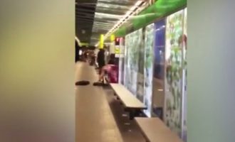 Ασυγκράτητο ζευγάρι το “έκανε” στο Μετρό μπροστά σε δεκάδες επιβάτες (βίντεο)