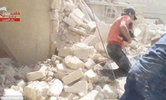 Συγκλονιστική διάσωση μωρού σε βομβαρδισμένο κτίριο στο Χαλέπι (βίντεο)