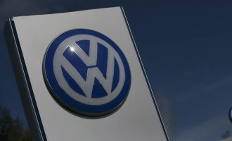 Volkswagen: Αυξήσεις μισθών και πριμ στους εργαζομένους εν μέσω πανδημίας