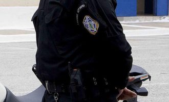Χαροπαλεύει αστυνομικός που αυτοπυροβολήθηκε μέσα στην Τροχαία Αθηνών