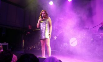 Σούπερ σέξι η Παπαρίζου ξεσήκωσε κόσμο στο πάρτι της Eurovision (βίντεο)