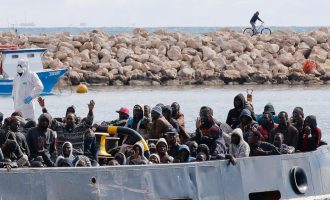 Ναυάγιο με 590 μετανάστες – Πάνω από 5.000 διασώθηκαν σε 48 ώρες στην Ιταλία