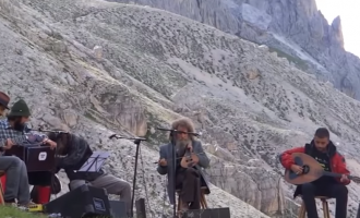 Όταν ο Ψαραντώνης ανέβηκε στις Άλπεις και μάγεψε τη φύση (βίντεο)