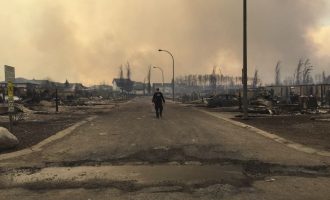 Η απόλυτη καταστροφή από την πυρκαγιά στον Καναδά (βίντεο)
