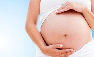 Η εγκυμοσύνη προδιαθέτει σε κίνδυνο για βαριά λοίμωξη από τον κορωνοϊό