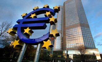 Bloomberg: Μέσω waiver η Ελλάδα θα εξοικονομήσει 226 εκατ. ευρώ ετησίως