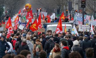 Γαλλία: Mε προεδρικό Διάταγμα θα εφαρμοστούν οι σκληρές μεταρρυθμίσεις στα εργασιακά