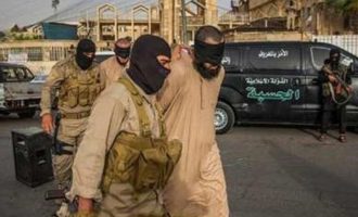 Το Ισλαμικό Κράτος εκτελεί λιποτάκτες στη Ράκα που περικυκλώνεται από τις κουρδικές δυνάμεις