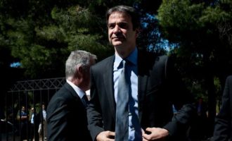 Politico: Ο Μητσοτάκης, μαζί με Ρέντσι και Μακρόν, θα έχουν επιρροή στην Ευρώπη