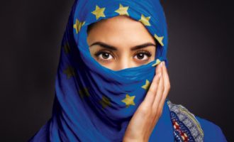 Το Ευρωπαϊκό Δικαστήριο δικαιολογεί την απαγόρευση της μαντίλας στην εργασία