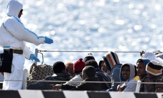 Χιλιάδες μετανάστες στη Λιβύη έτοιμοι προς Ιταλία