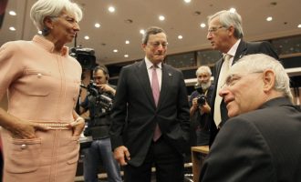 “Πόλεμος” τιτάνων για το χρέος: Αμετακίνητο το ΔΝΤ σφυροκοπά το Βερολίνο