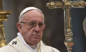 Ο Πάπας Φραγκίσκος θέλει γυναίκες κληρικούς στην καθολική εκκλησία