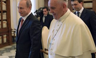 Ο Πούτιν ξεπέρασε σε δημοτικότητα τον Πάπα Φραγκίσκο