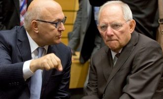 Spiegel:  Σφάζονται Σόιμπλε και Σαπέν για τo κούρεμα του ελληνικού χρέους