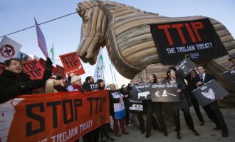 Δείτε τι “δημοκρατία” μας περιμένει με τη Διατλαντική Συμφωνία TTIP (βίντεο)