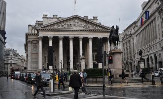 Τρόμος στις τράπεζες την αντίδραση των αγορών λόγω Brexit