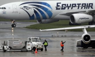 Εντοπίστηκαν συντρίμμια του αεροσκάφους της EgyptAir, που έπεσε στη Μεσόγειο