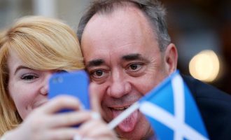 Σάλμοντ: Το SNP μπορεί να ζητήσει δημοψήφισμα ανεξαρτησίας για τη Σκωτία