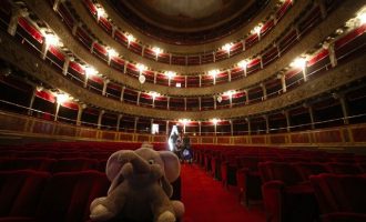 Ρώμη: Έστειλαν την Αστυνομία για να μην ανοίξει θέατρο