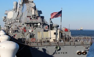 Η Μόσχα δεν θέλει αμερικανικά Πολεμικά στη Μαύρη Θάλασσα και “δείχνει δόντια”