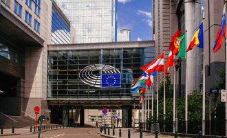 Απόφαση βόμβα: Διεκδίκηση αποζημίωσης από ΕΚΤ και Κομισιόν για τη λιτότητα
