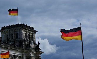Η Γερμανία φοβάται Ρωσία και Τραμπ και  ετοιμάζει την Ε.Ε. για πόλεμο! – Αντίθετη η Βρετανία