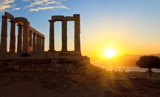 Θερινό Ηλιοστάσιο με Πανσέληνο πάνω από την Ελλάδα