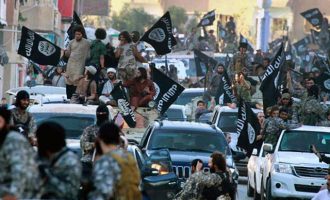 Tζιχαντιστές ζητούν βοήθεια από τη Δύση για να γλιτώσουν από το ISIS!