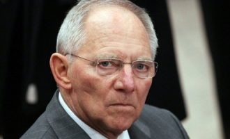 Ο Σόιμπλε φοβάται πτώση του CDU στις εκλογές και ρίχνει «καρφιά» σε Λάσετ-Μέρκελ