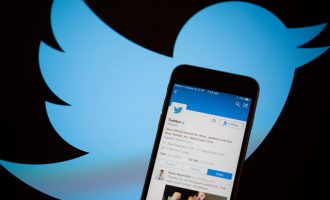 To Twitter ζητά από 330 εκατομμύρια χρήστες να αλλάξουν τους κωδικούς τους