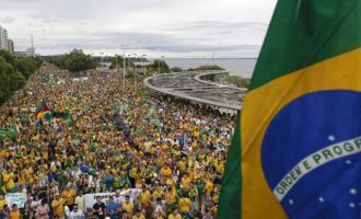 Δημοσκόπηση: Οι μισοί Βραζιλιάνοι θέλουν νέες εκλογές