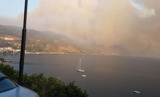 Φλέγεται η βόρεια Εύβοια – Οι φλόγες απειλούν την κωμόπολη της Λίμνης