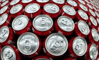 “Ούτε γουλιά Coca Cola” – Κάλεσμα σε μποϊκοτάζ όλων των προϊόντων της