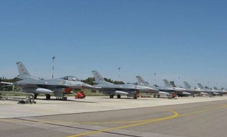O Τούρκος πρωθυπουργός κλείνει στρατώνες και την αεροπορική βάση Ακιντζί