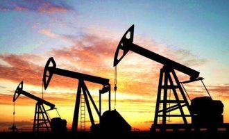 Βενεζουέλα και Ρωσία έδωσαν τα χέρια για πετρέλαιο και φυσικό αέριο