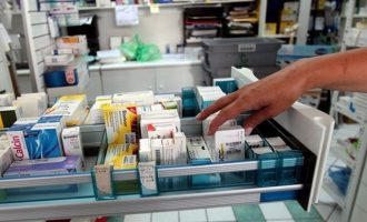ΠΡΑΣΙΝΗ ΑΡΙΣΤΕΡΑ για ελλείψεις στα φάρμακα: Υποθάλπουν κρίσεις για να κάνουν τους Μεσσίες