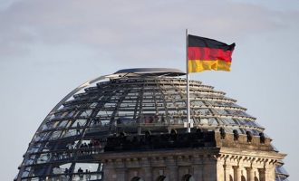 Δημοσκόπηση ΒΟΜΒΑ βάζει φωτιά στις γερμανικές εκλογές