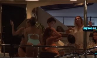 “Ασυνόδευτες” Ρωσίδες στη Μύκονο περνάνε “μόνες τους καλά” σε σκάφος (βίντεο)