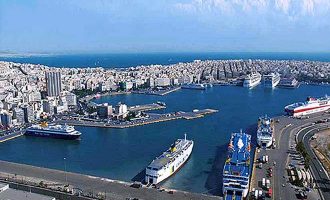Ένα δισ. ευρώ θα επενδύσει η COSCO στον Πειραιά