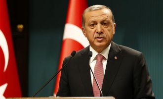 Η χούντα του Ερντογάν κλείνει 130 συγκροτήματα του Τύπου στην Τουρκία