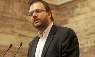 Θεοχαρόπουλος: Θετική η συμφωνία με τα Σκόπια, αλλά δεν δίνουμε ψήφο εμπιστοσύνης