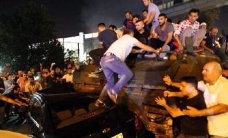 Ιμπραήμ Καραγκιούλ: “Οδηγούν την Τουρκία σε εμφύλιο, να σκοτωθούμε μεταξύ μας”