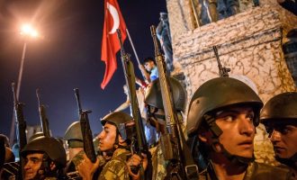 Συνωμοσία για νέο πραξικόπημα στην Τουρκία “ανακάλυψε” η ερντογανική Yeni Safak