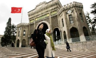 Ο Ερντογάν “φυλακίζει” στην Τουρκία τους δημοσίους υπαλλήλους