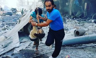 84 νεκροί -κυρίως γυναικόπαιδα- από τους βομβαρδισμούς της Αλ Κάιντα στο Χαλέπι