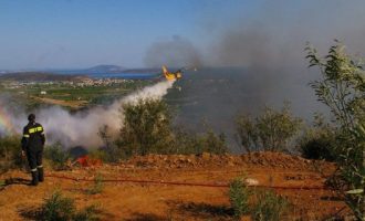 Εκτός ελέγχου η φωτιά στο Δοξάτο Δράμας, τι συμβαίνει σε Καλύβια κι αλλού